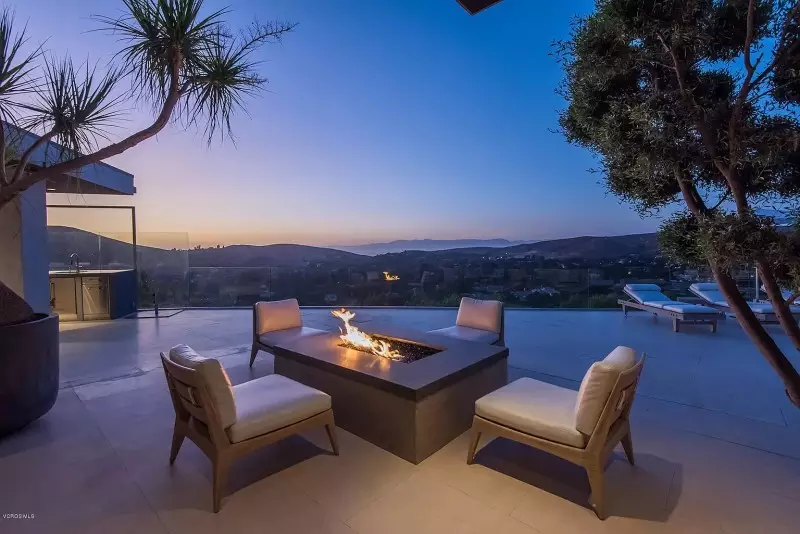 Patio Designs with Fire Pit