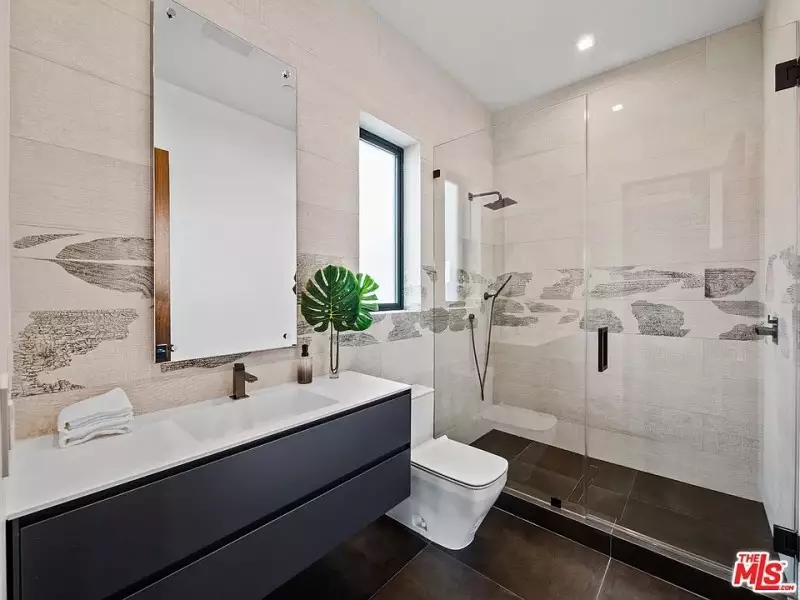 Walk In Shower Ideas for Small Bathrooms