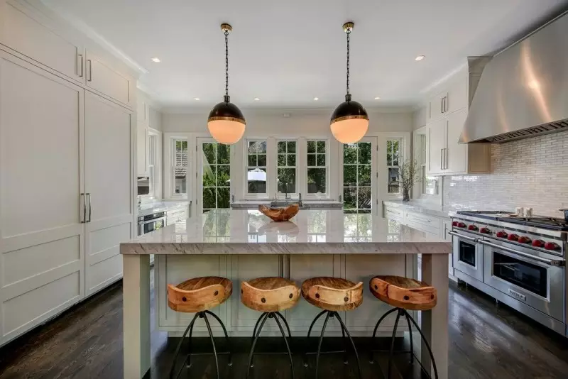 Kitchen Island with Stools