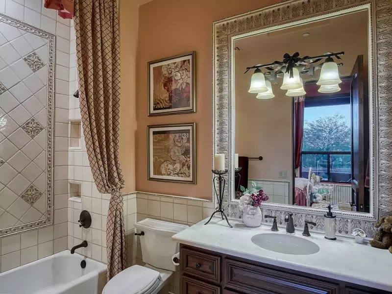 Best Paint Color for Small Bathroom