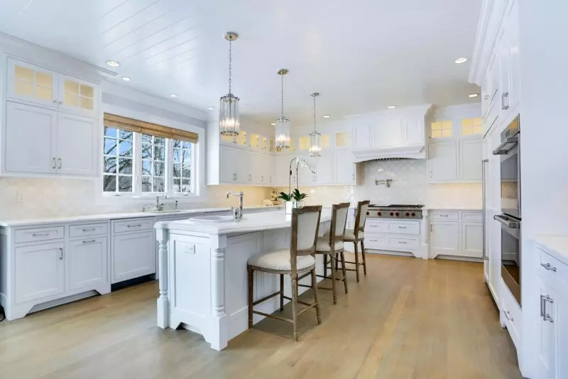 White Kitchen Cabinets Ideas