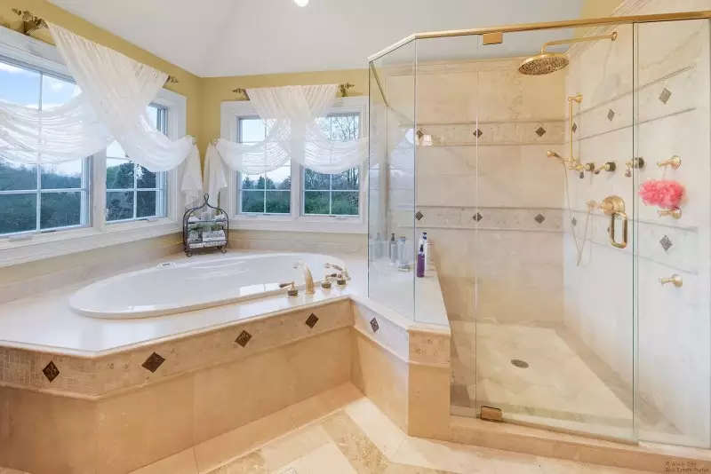 Pictures of Master Bathrooms