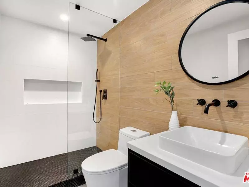 Small Bathroom Ideas with Shower