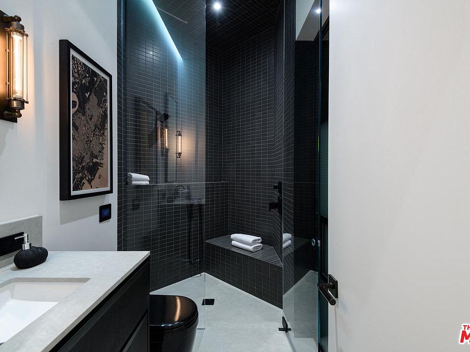 Modern Bathroom Tiles | Pictures & Ideas